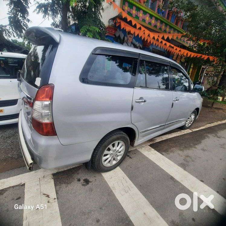 Toyota Innova 2.5 Vx 8 Seater Bs Iv, 2014, Diesel