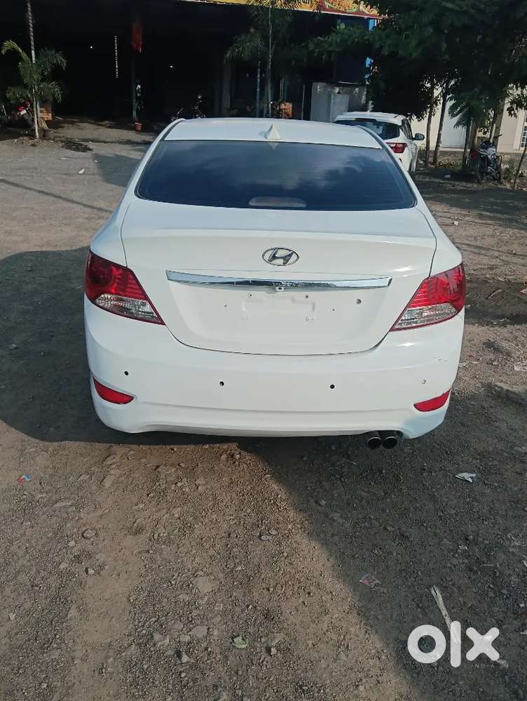 Hyundai Verna 2012