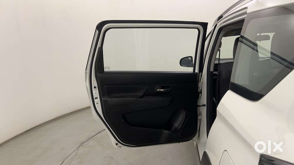 Maruti Suzuki Xl6 1.5 Zeta At, 2025, Petrol