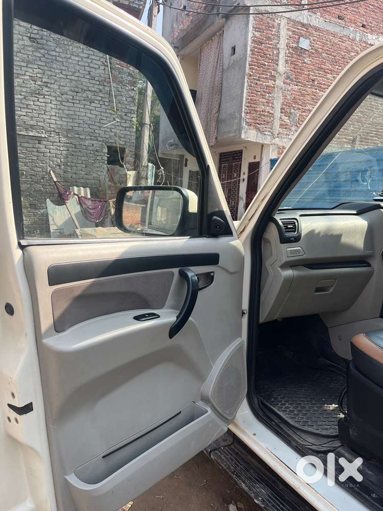Mahindra Scorpio S6+