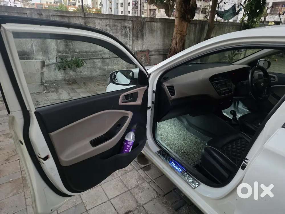 Hyundai Elite I20 2017 Petrol 166000 Km Driven