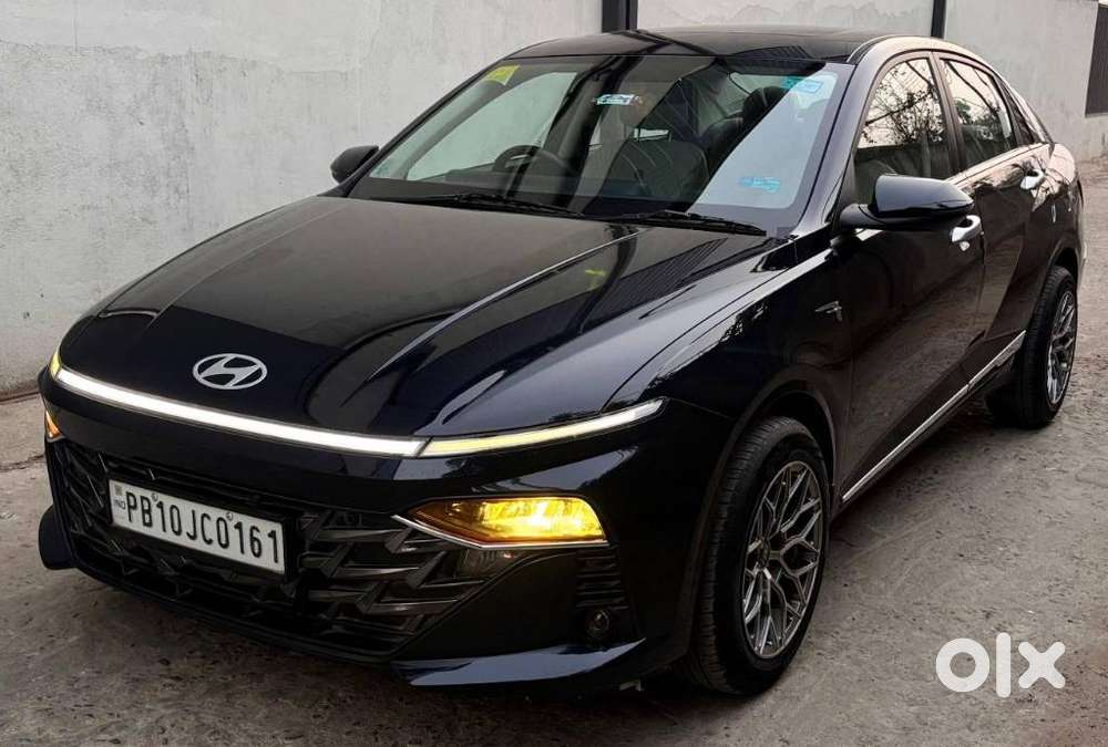 Hyundai Verna, 2023, Petrol