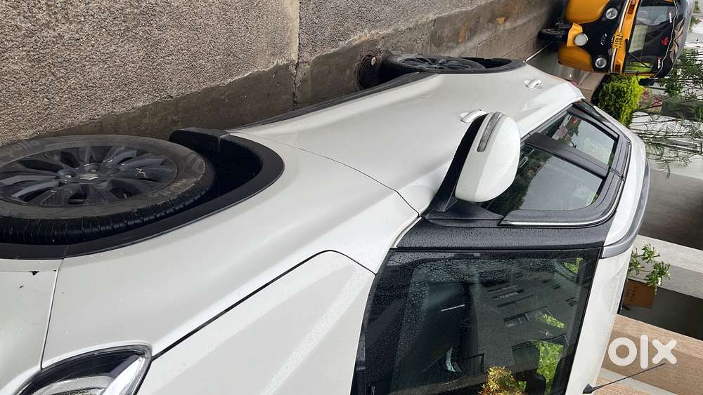 Breeze Zxi Automatic Hybrid Well Maintained By A Professor