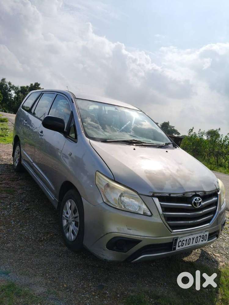 Toyota Innova 2.5 E 8 Str, 2015, Diesel