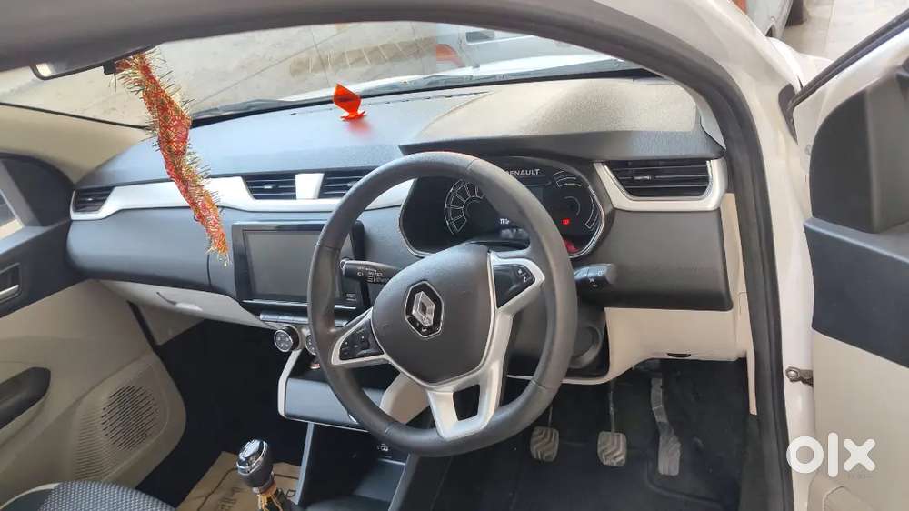 Cool White Colour , Station Wagon Type Body