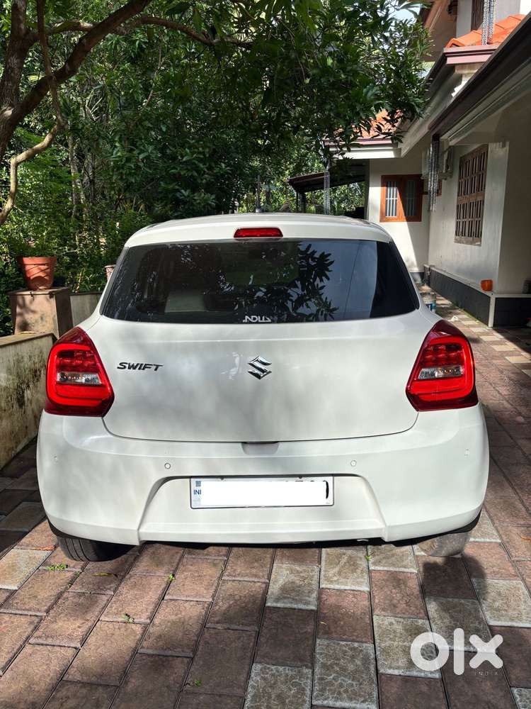 Maruti Suzuki Swift Vxi + Manual, 2021, Petrol