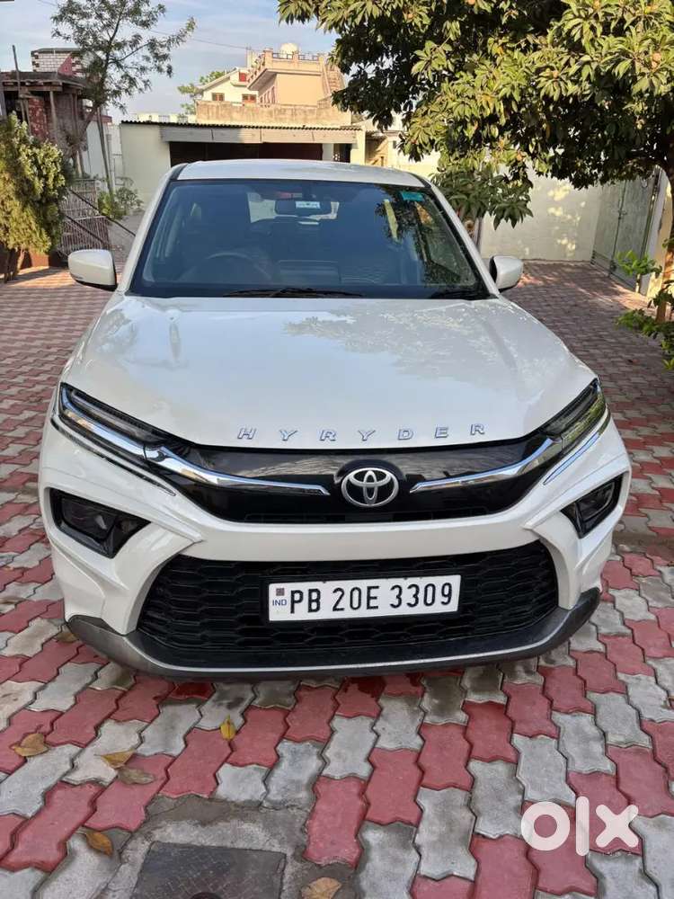 Toyota Urban Cruiser Hyryder 24 Petrol 8600 Km Driven