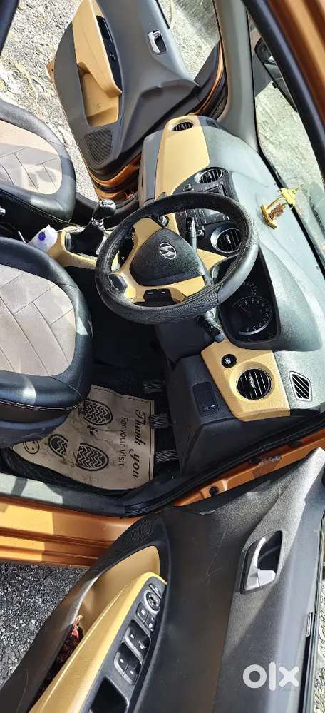 Grand I10 Sportz Top Model