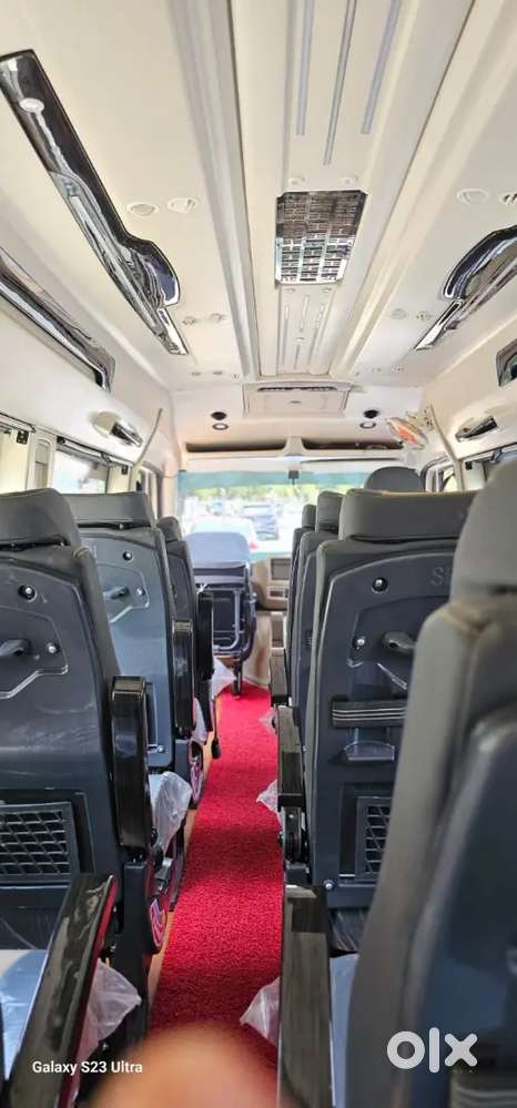 Force Moters Tempo Traveller 17 Seat