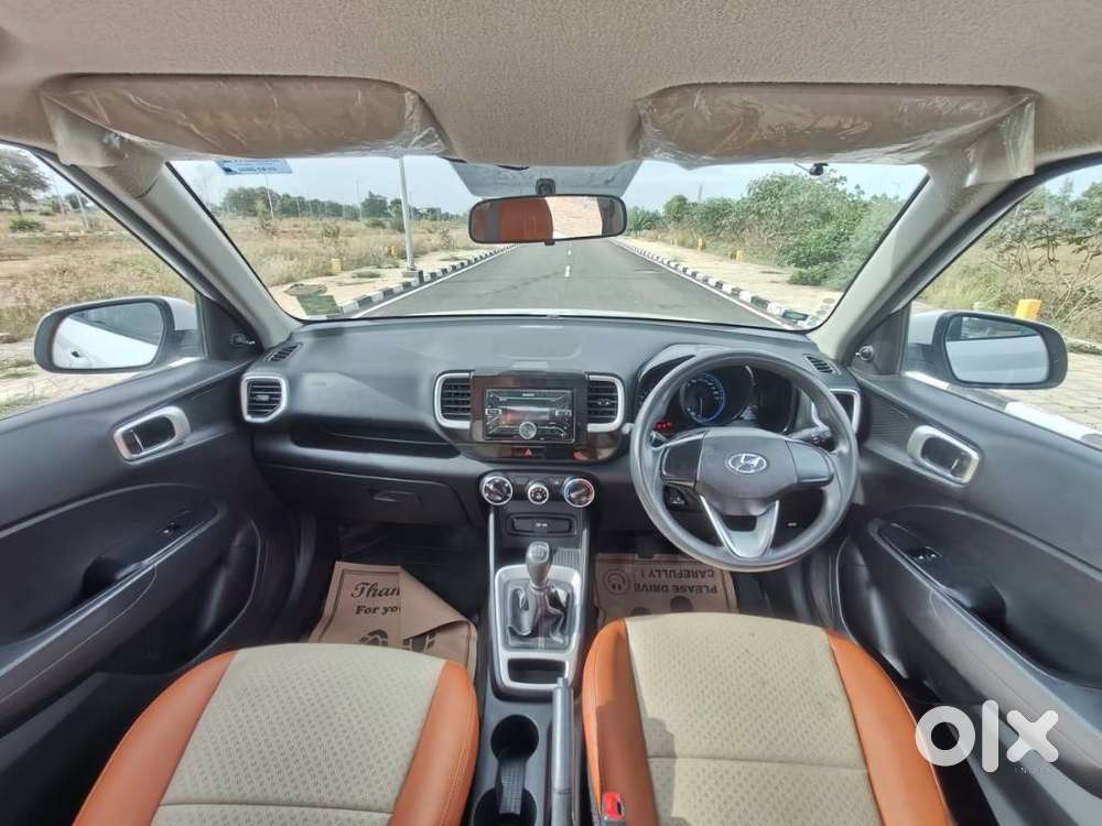 Hyundai Venue E, 2022, Petrol
