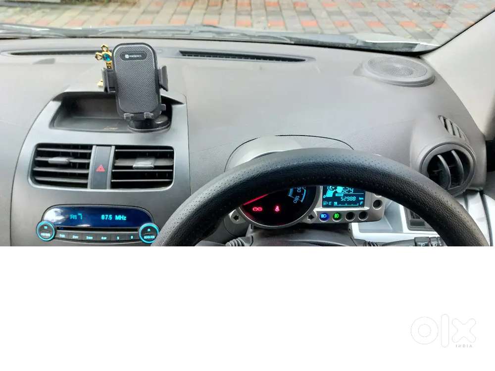 Chevrolet Beat Petrol 2015
