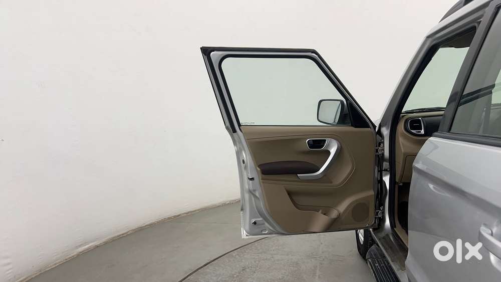 Mahindra Tuv 300 Mhawk100 T8, 2016, Diesel