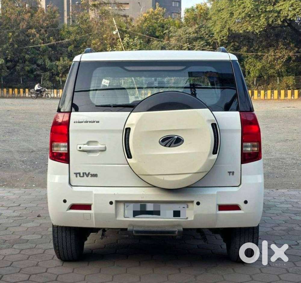 Mahindra Tuv 300 Mhawk100 T8, 2017, Petrol