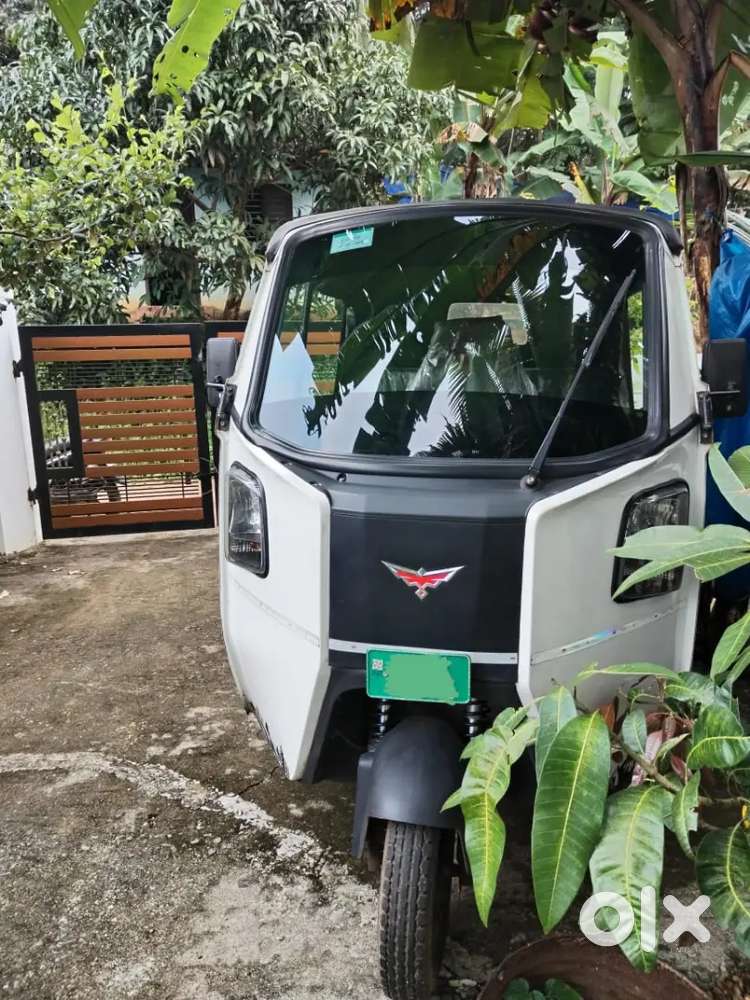 Montra electric autorickshaw Commercial Other Vehicles