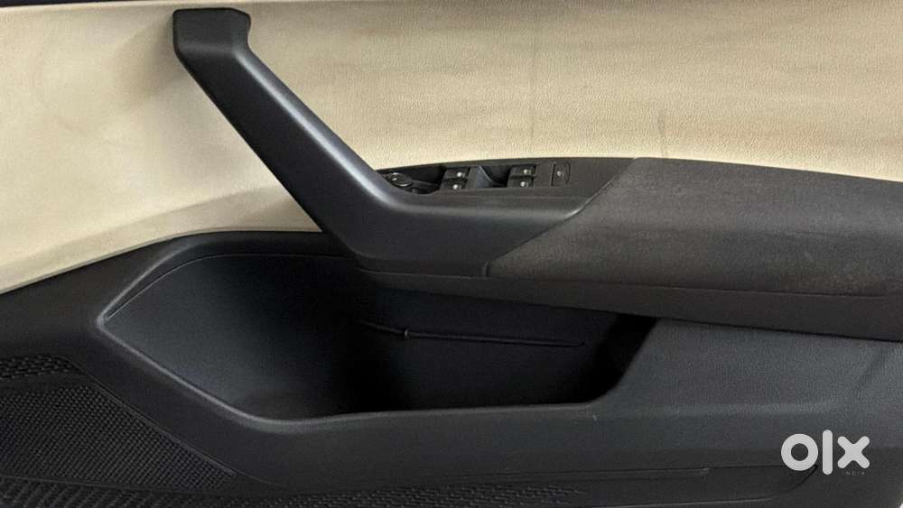 Skoda Slavia 1.0 Ambition Tsi, 2022, Petrol