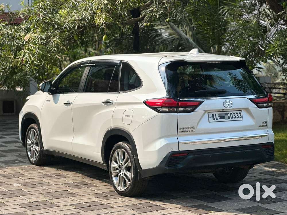 Toyota Innova Hycross 2.0 Zx (o) Hybrid 7 Str, 2024, Petrol