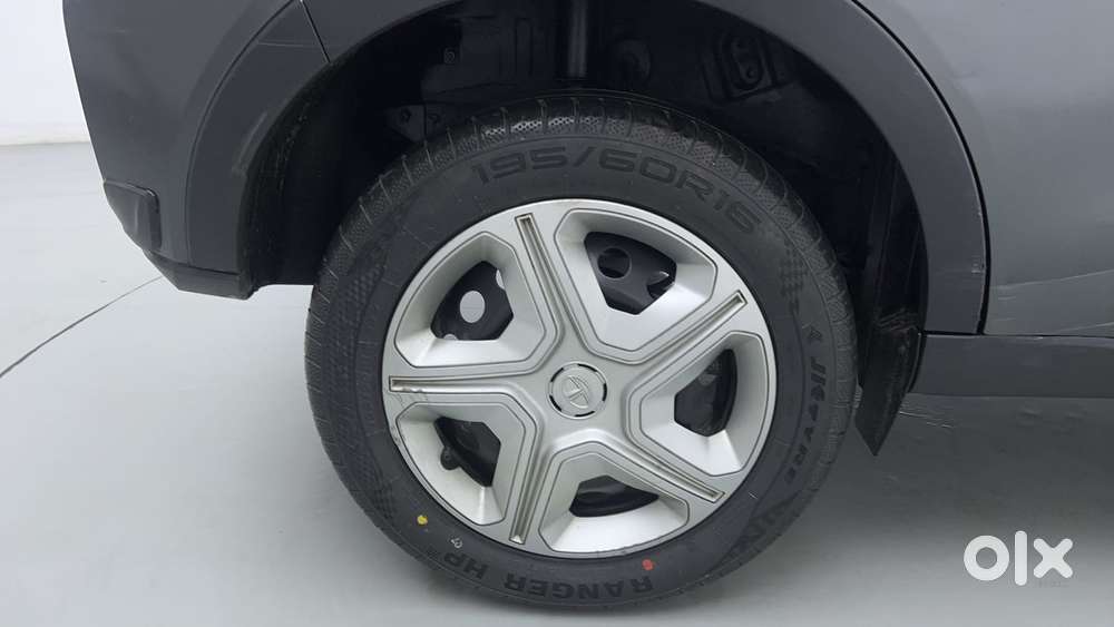 Tata Nexon 1.5 Revotorq Xm (s), 2022, Diesel