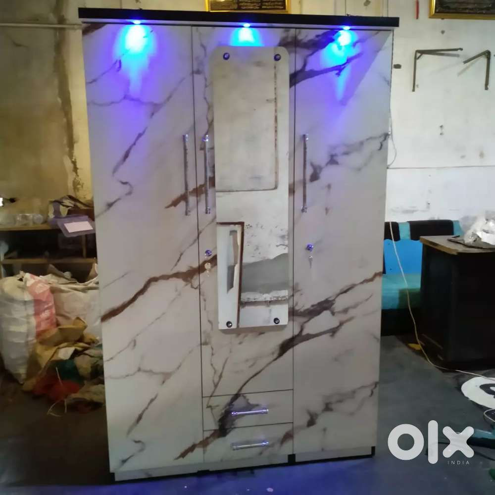 U V led wardrobe