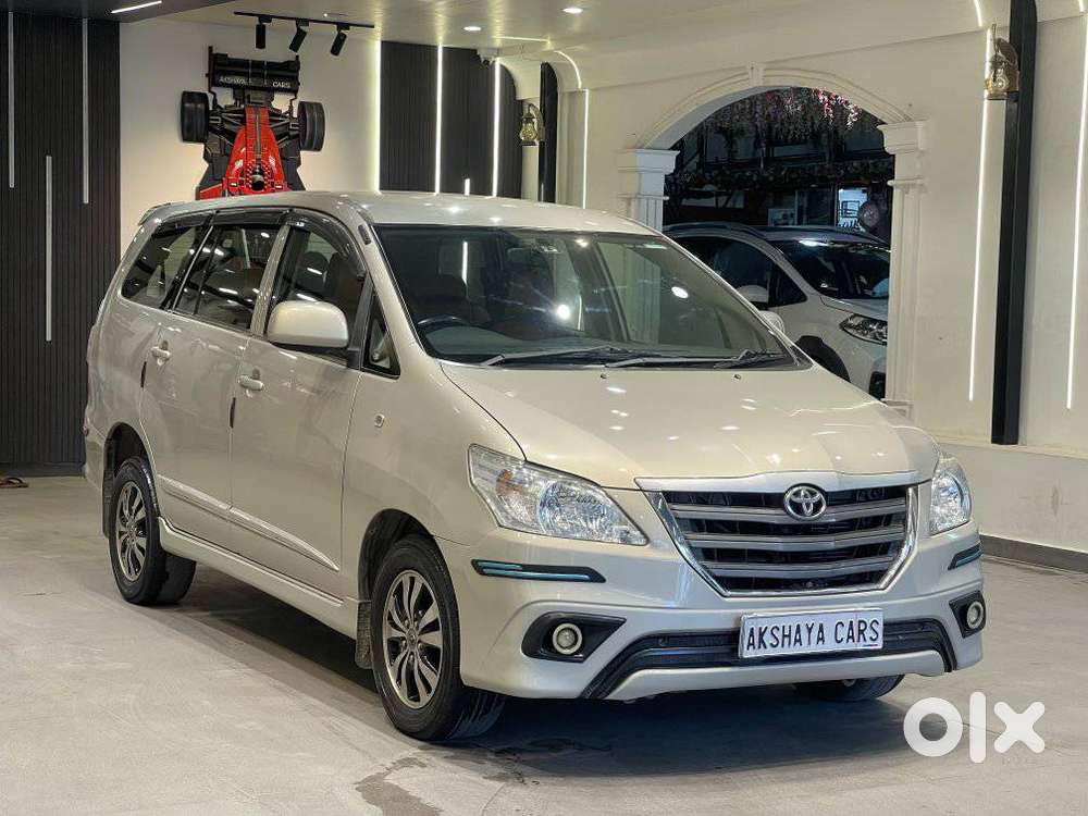 Toyota Innova 2.5 G (diesel) 7 Seater Bs Iv, 2015, Diesel