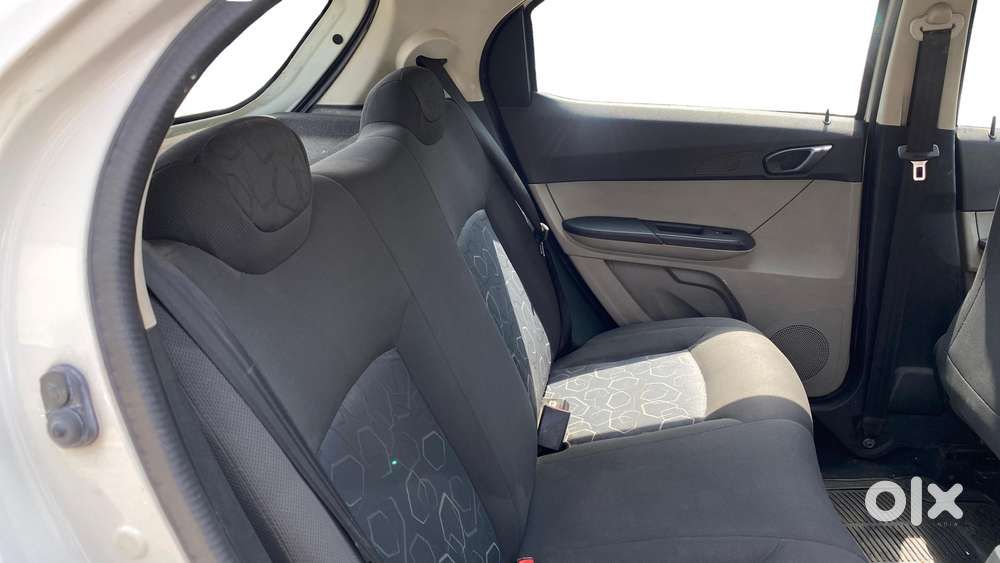 Tata Tiago 1.2 Revotron Xta, 2017, Petrol