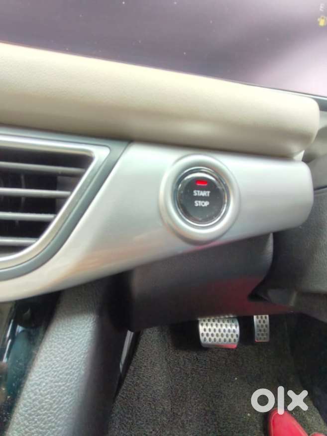 Mahindra Xuv700 2.0 Ax 7 Petrol Mt Str, 2023, Petrol