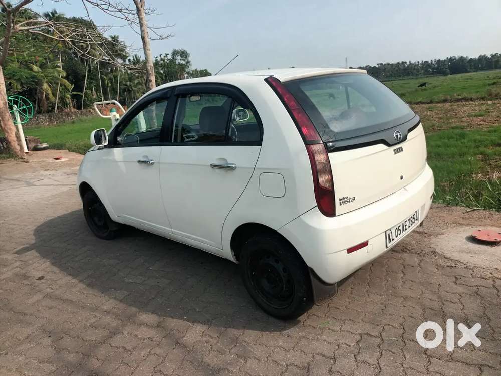 Indica Vista New Battery 2 Tire 80% 2 Tyre 50%
