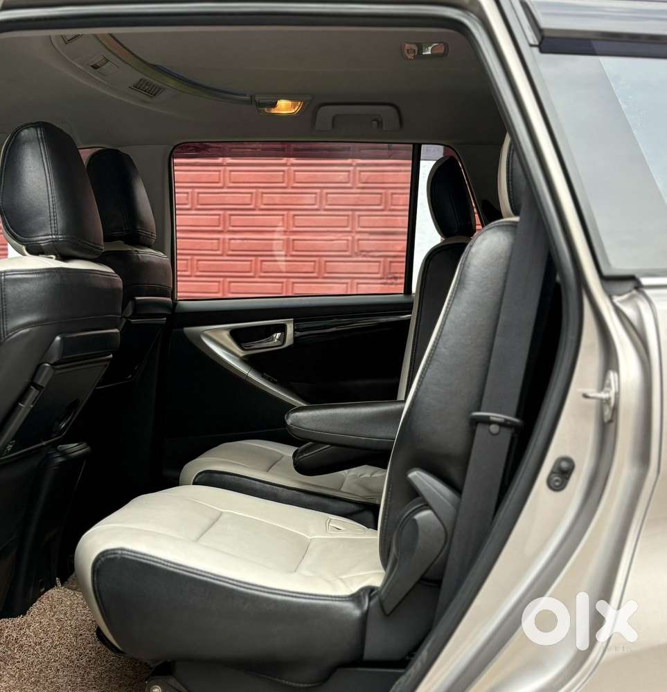 Toyota Innova Crysta 2.4 V, 2017, Diesel