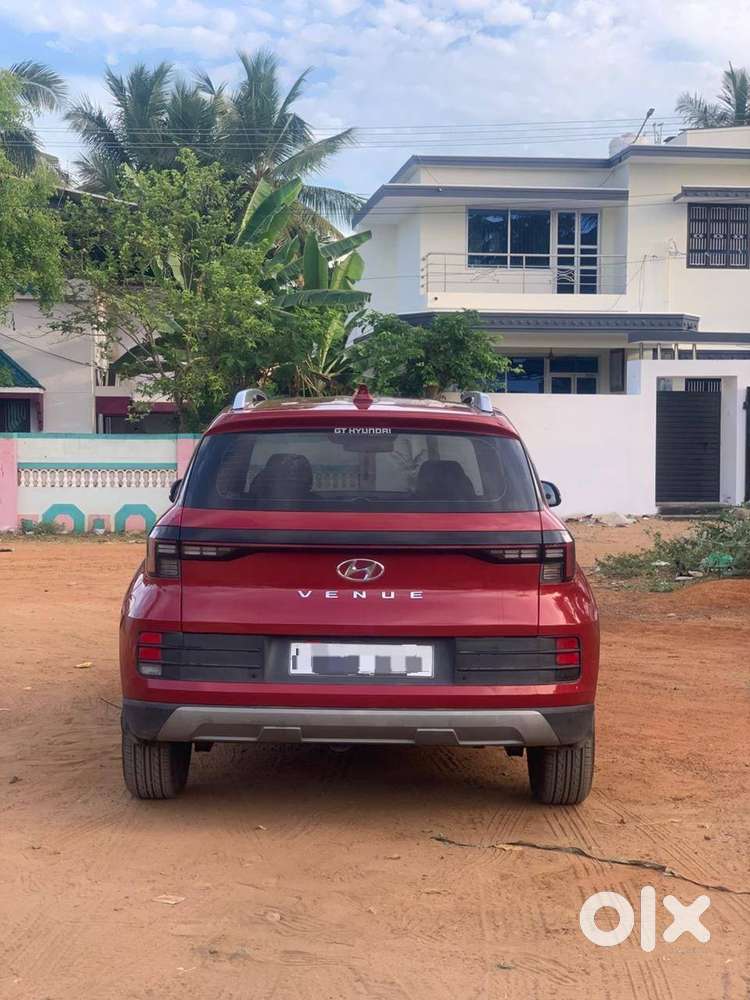 Hyundai Venue 2023 Petrol Well Maintained