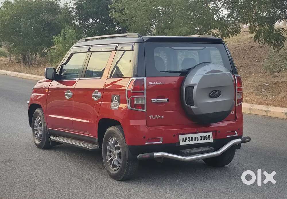 Mahindra Tuv 300 2018 Dual Tone