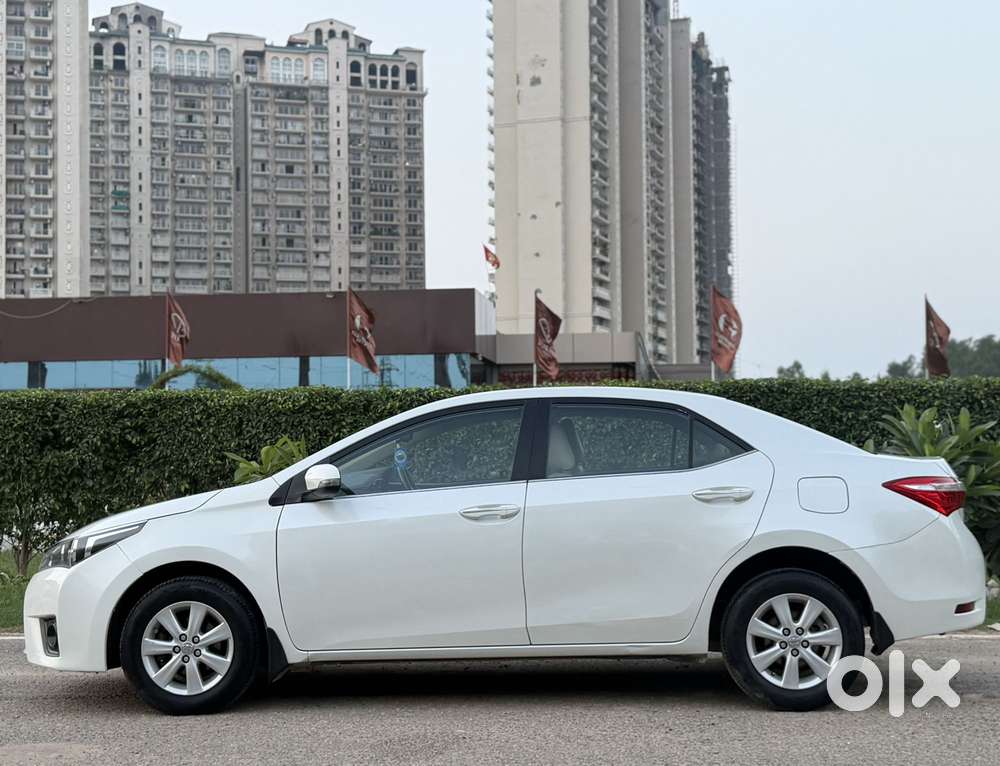 Toyota Corolla Altis G At, 2015, Petrol
