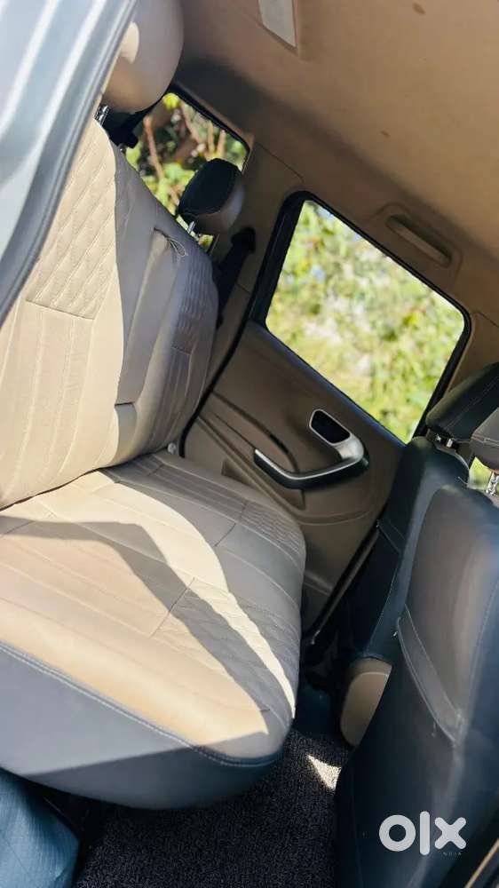 Mahindra Neo