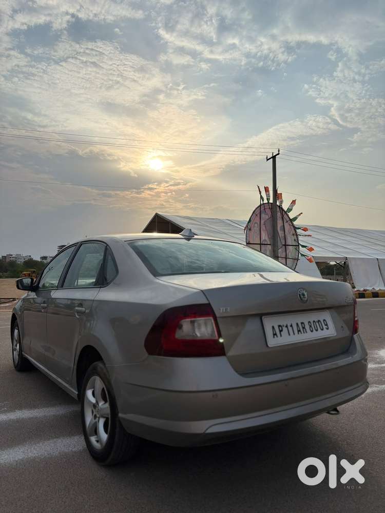 Skoda Rapid 1.5 Elegance Tdi Mt, 2013, Diesel