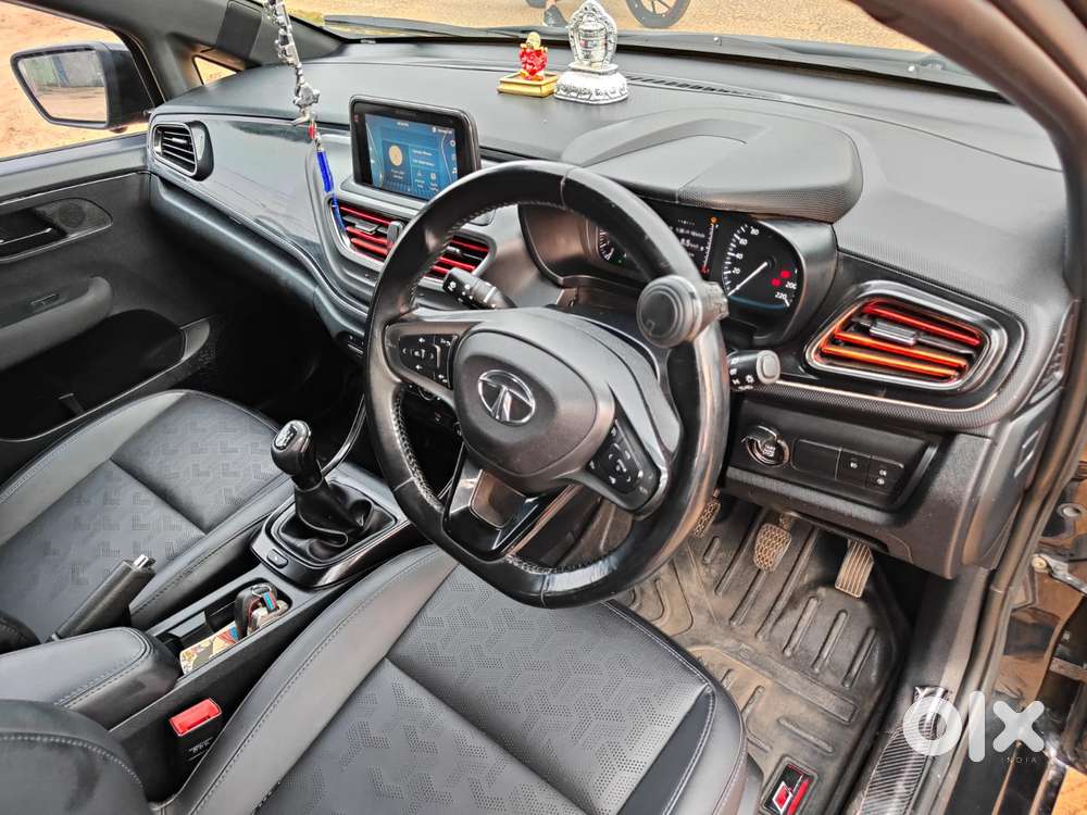 Tata Altroz 1.2 Xz Plus Dark Edition, 2023, Petrol
