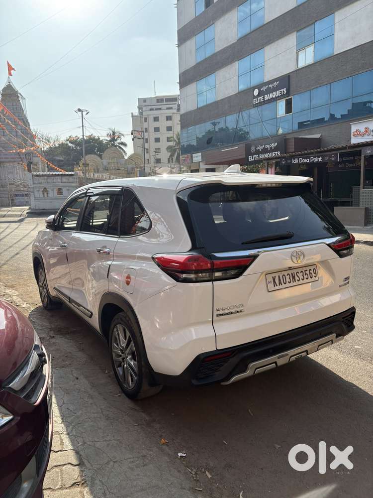 Toyota Innova Hycross 2.0 Zx (o) Hybrid 7 Str, 2023, Petrol