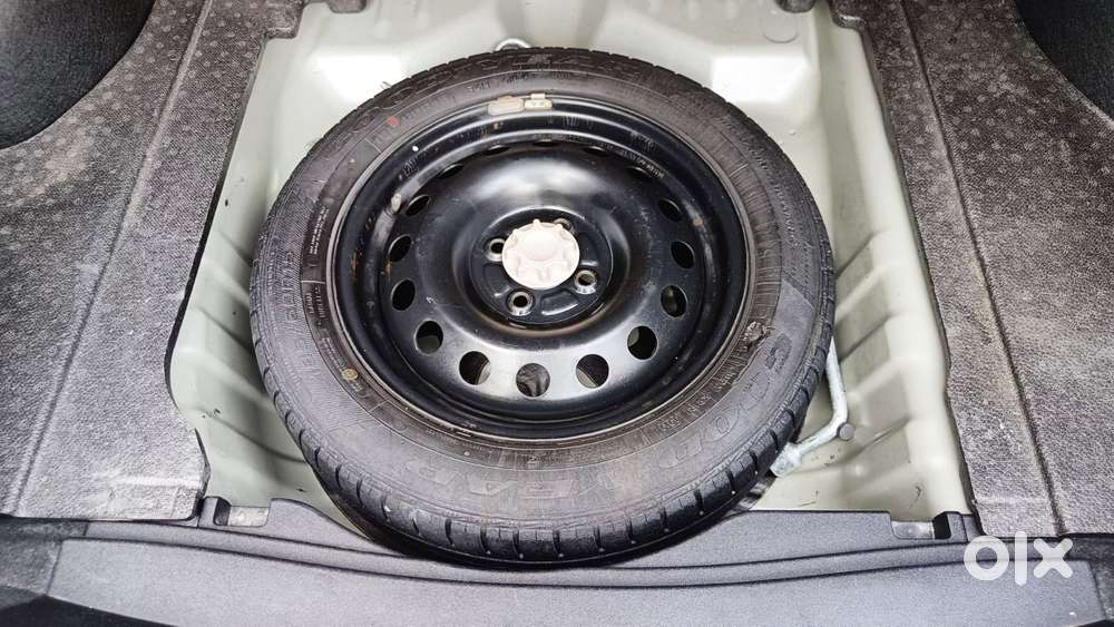 Toyota Yaris J Cvt, 2019, Petrol