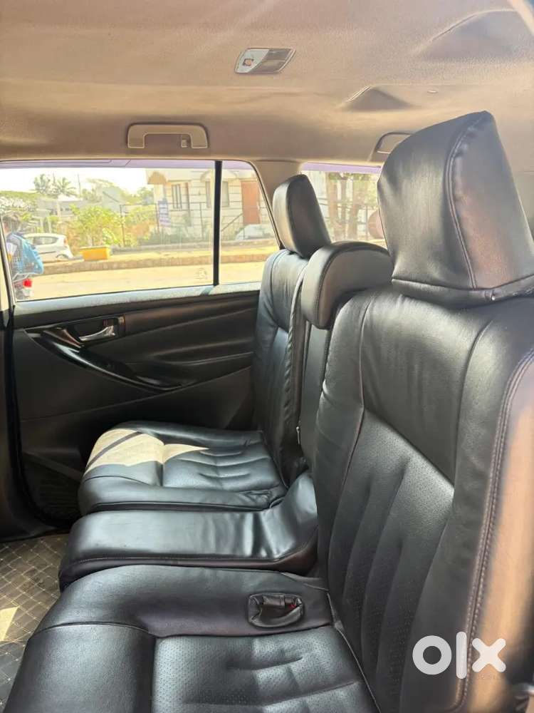 Toyota Innova Crysta 2.4 G 2017