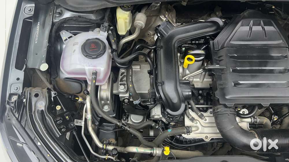 Skoda Slavia Style 1.0l Tsi Mt, 2023, Petrol