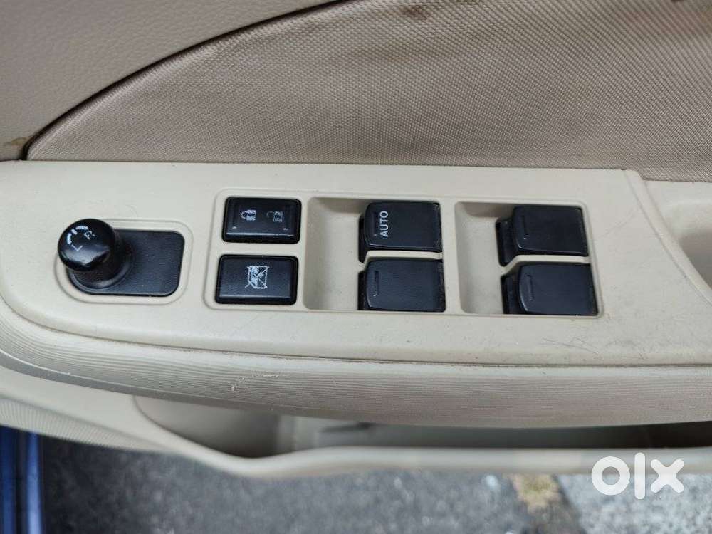 Maruti Suzuki Swift Dzire 1.2 Vxi, 2017, Petrol