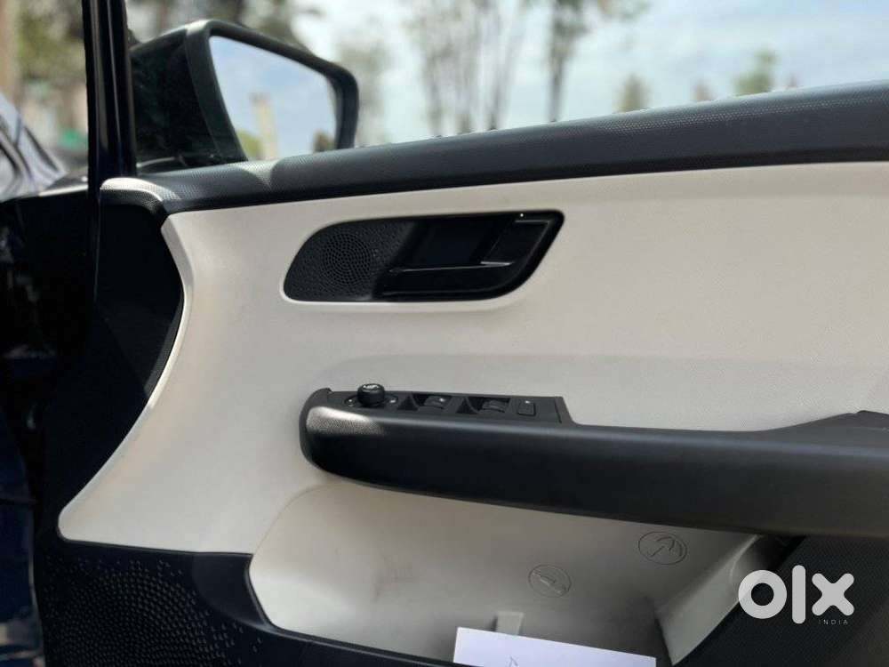 Tata Altroz 1.2 Xm Plus, 2023, Petrol