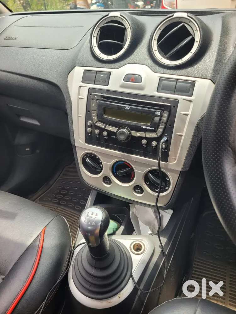 Ford Figo 1.4 Titanium 2011