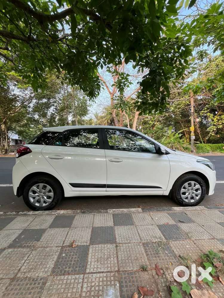 Hyundai Elite I20 (2016) Petrol And Cng(200 + Km Mileage On Full Tank)