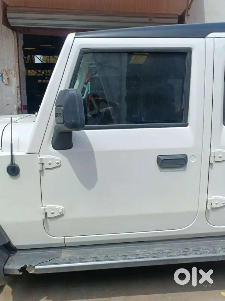 Mahindra Thar Roxx 2025 Petrol 7000 Km Driven With Genuine Alloys