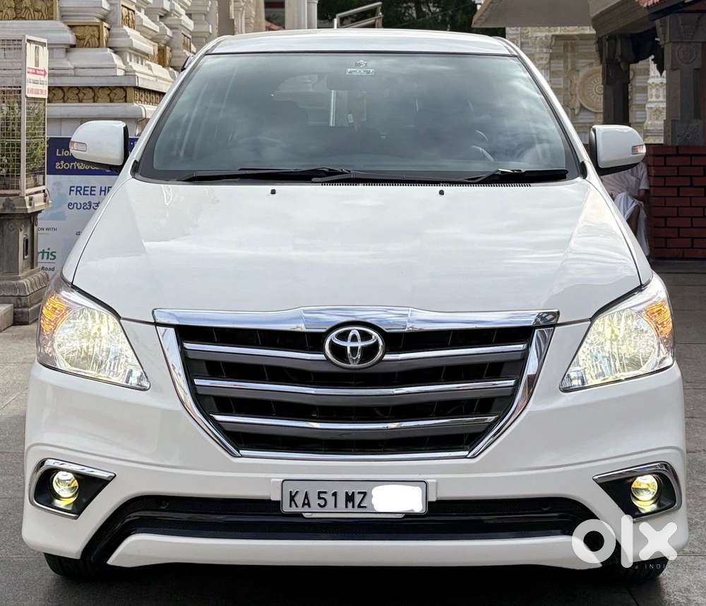 Toyota Innova 2.5 Gx (diesel) 8 Seater Bs Iv, 2015, Diesel
