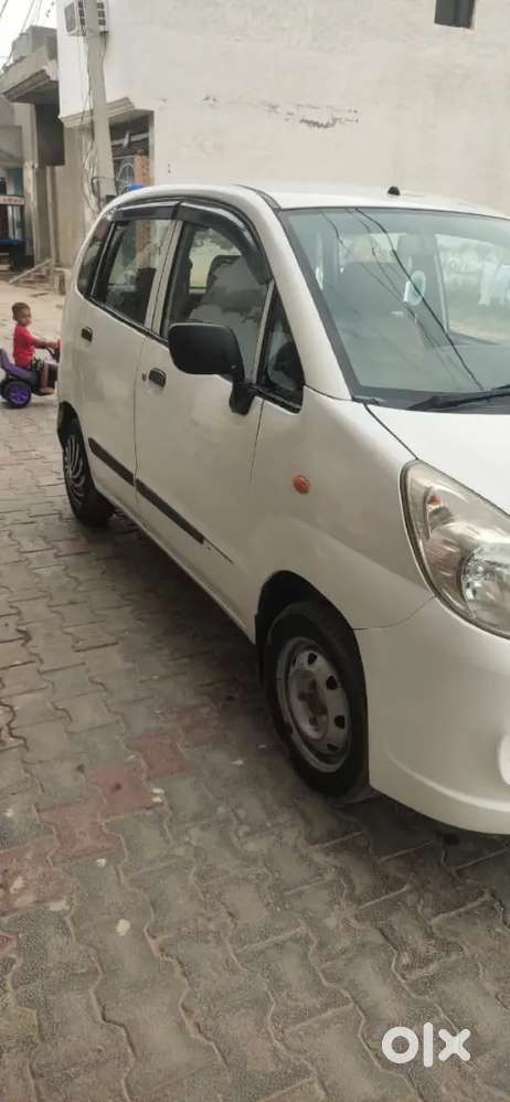 Maruti Suzuki Zen Estilo 2011