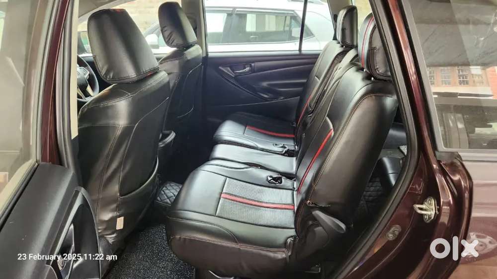 Toyota Innova Crysta 2.4g , Captain Seats , 65000km Only.
