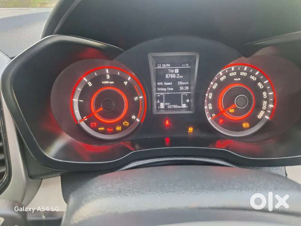 Mahindra Xuv 300 W8 Opsnal Model