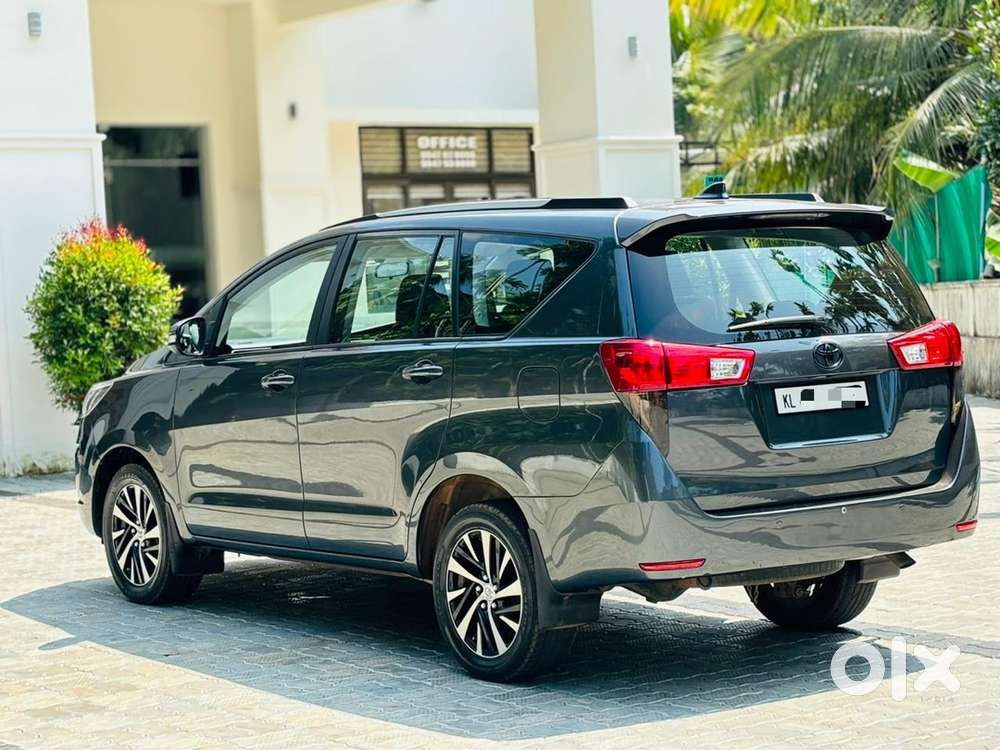 Toyota Innova Crysta 2016