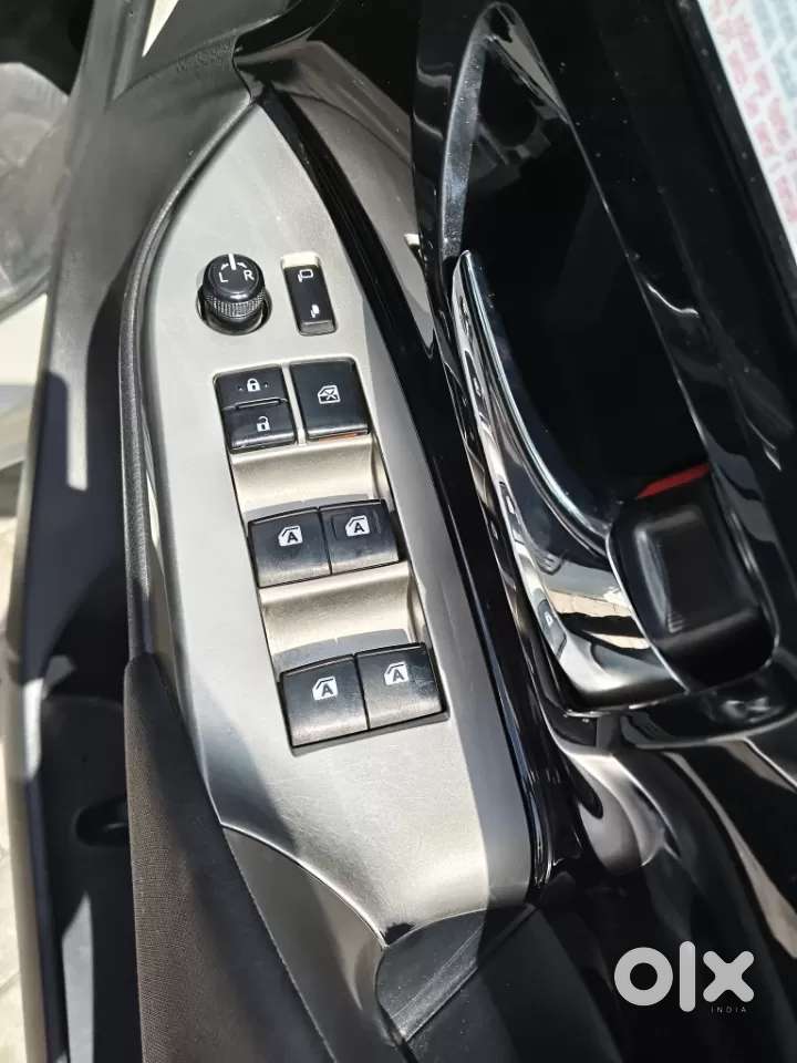 Toyota Innova Crysta [2020-ongoing] 2.4 Vx 8 Str, 2021, Diesel