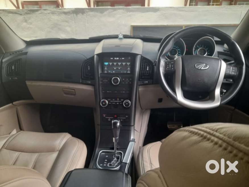 Mahindra Xuv500 W10 At, 2016, Petrol