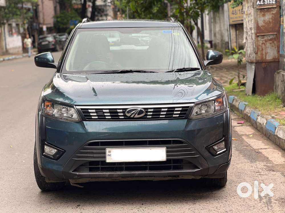 Mahindra Xuv300 1.2 W6 Amt Petrol, 2023, Petrol